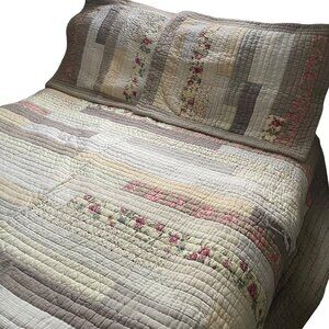 Eddie Bauer Patchwork Quilt Bedspread & 2 Shams Full / Queen Beige Cream Floral